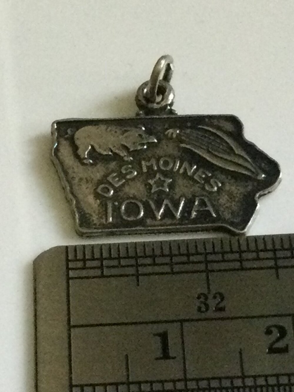 Vintage 60's Sterling Des Moines Iowa State Charm - Picture 3 of 4